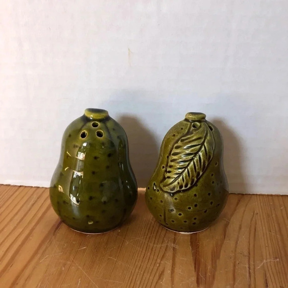 Vintage Fruit  S&P Shakers - Picture 1 of 10